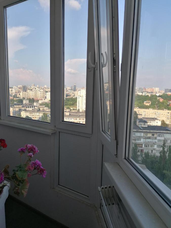 Уютная Студио Возле Жд Вокзала Kyiv Exterior photo